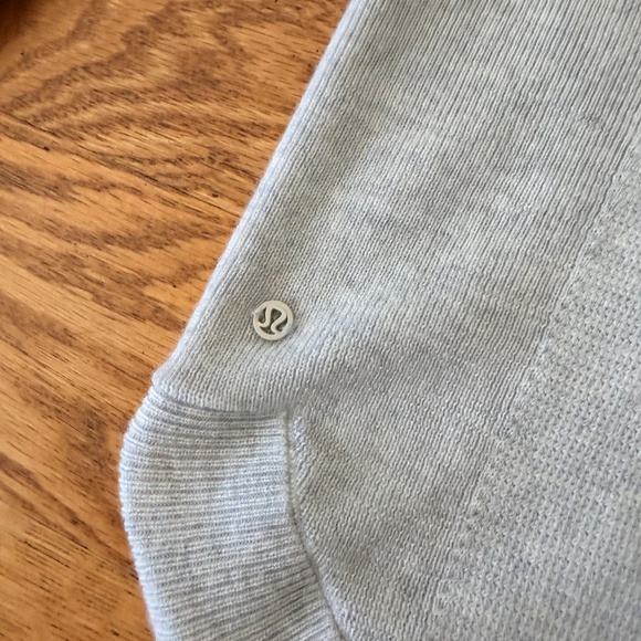 Lululemon Light Merino Wool Hoodie Long Sleeve Sweater Shirt (Small/Medium 6) - Picture 4 of 6
